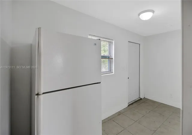 4th image of 1160 W 26 Th Ct, Riviera Beach, FL 33404 | MLS# A11975111