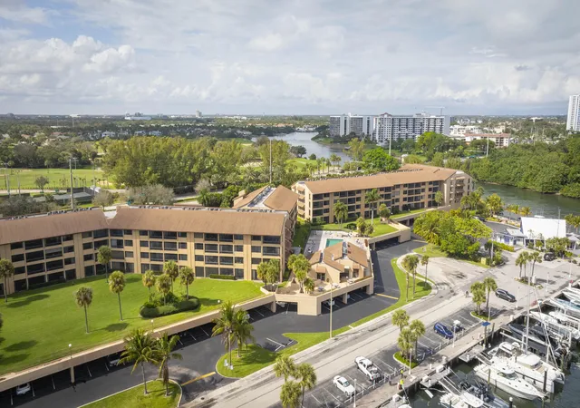 Homes for sale in North Palm Beach, FL | 1036 Us Hwy 1 #216, North Palm Beach, FL 33408 | MLS# R11168066