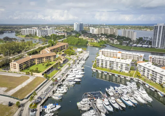 Homes for sale in North Palm Beach, FL | 1036 Us Hwy 1 #216, North Palm Beach, FL 33408 | MLS# R11168066
