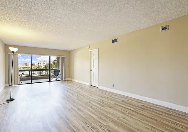 Homes for sale in North Palm Beach, FL | 1036 Us Hwy 1 #216, North Palm Beach, FL 33408 | MLS# R11168066