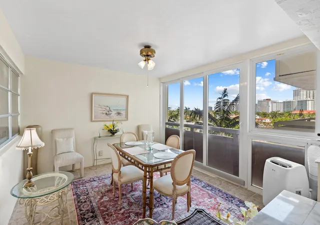 2nd image of 3200 Ne 36Th St #612, Fort Lauderdale, FL 33308 | MLS# F10555721
