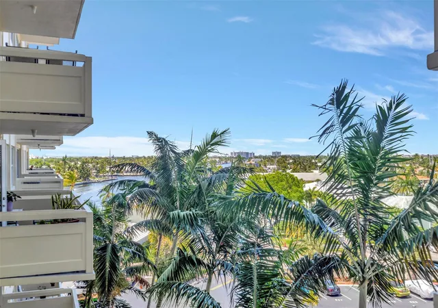 3rd image of 3200 Ne 36Th St #612, Fort Lauderdale, FL 33308 | MLS# F10555721