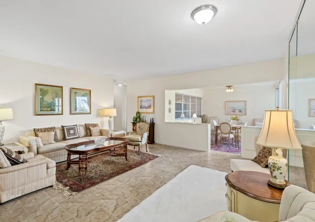 5th image of 3200 Ne 36Th St #612, Fort Lauderdale, FL 33308 | MLS# F10555721