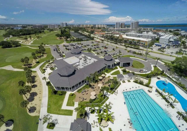 2nd image of 130 Doolen Ct, North Palm Beach, FL 33408