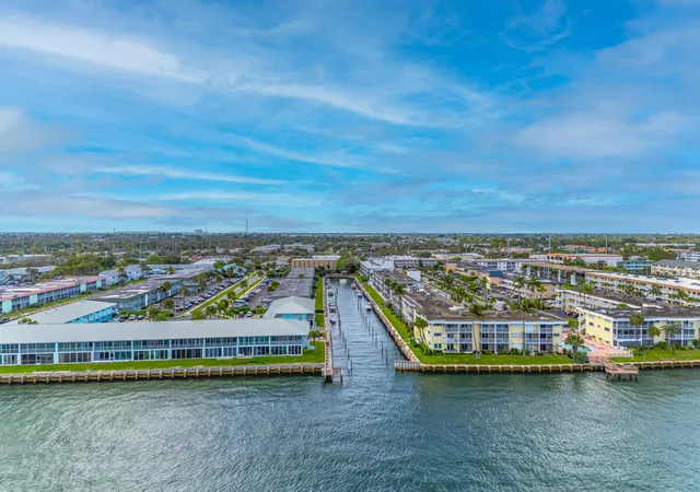 5th image of 130 Doolen Ct, South Palm Beach, FL 33408