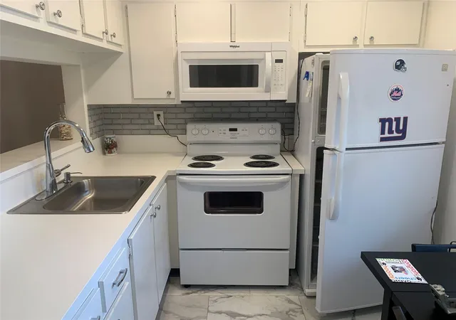 Homes for sale in Tamarac, FL | 9081 Lime Bay Blvd #214, Tamarac, FL 33321 | MLS# F10555818