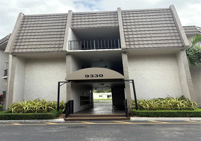 Homes for sale in Tamarac, FL | 9330 Lime Bay Blvd #208, Tamarac, FL 33321 | MLS# F10555656