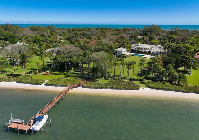 Homes for sale in Jupiter Island, FL | 228 S Beach Rd, Jupiter Island, FL 33455 | MLS# R11168328