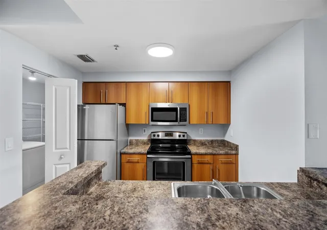 Homes for sale in Coral Springs, FL | 5880 W Sample Rd #307, Coral Springs, FL 33067 | MLS# F10555749