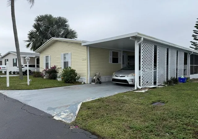 1st image of 6085 Seashore Dr, Lake Worth, FL 33462 | MLS# R11168362