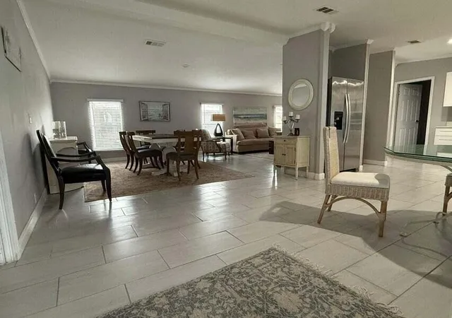 5th image of 6085 Seashore Dr, Lake Worth, FL 33462 | MLS# R11168362