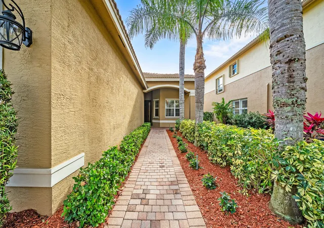 Homes for sale in Boynton Beach, FL | 11546 Ponywalk Trl, Boynton Beach, FL 33473 | MLS# R11168424