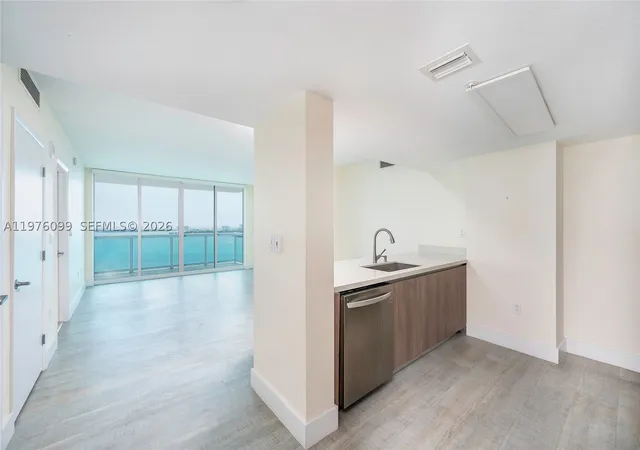 Photo 3 of Condo for sale at 1800 N Bayshore Dr #2503, Miami, FL 33132 | MLS# A11976099 | Listing updated on 2026-10-08