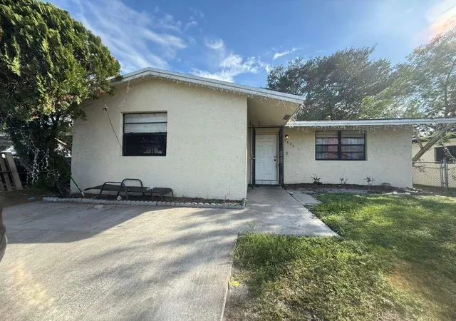 2nd image of 5836 Wiley St, Hollywood, FL 33023 | MLS# F10555798