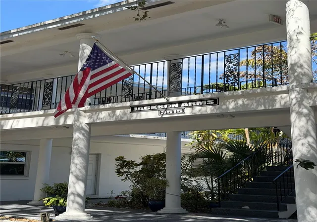 2nd image of 3515 Van Buren St #102, Hollywood, FL 33021 | MLS# A11972561