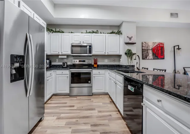 3rd image of 7401 Palomino Dr #114-1, Davie, FL 33024 | MLS# A11957937