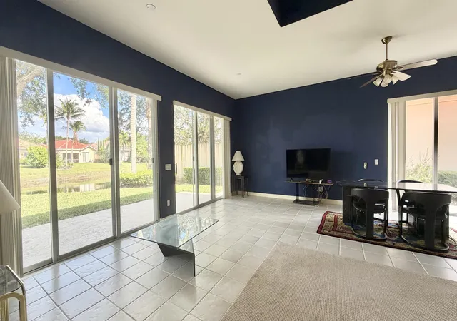 4th image of 2590 Kittbuck Wy, West Palm Beach, FL 33411 | MLS# R11168556