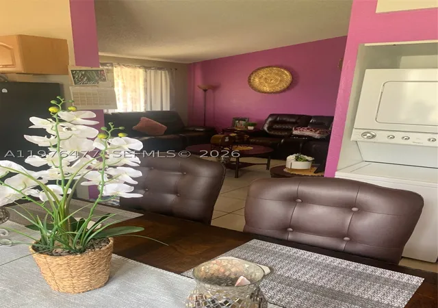 2nd image of 300 Nottingham Cir, Green Acres, FL 33463