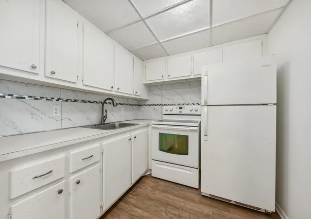Homes for sale in Deerfield Beach, FL | 98 Ventnor E #98, Deerfield Beach, FL 33442 | MLS# R11168715