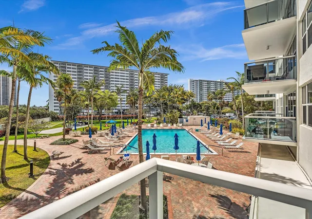 4th image of 3300 Ne 36Th St #220, Fort Lauderdale, FL 33308 | MLS# F10556069