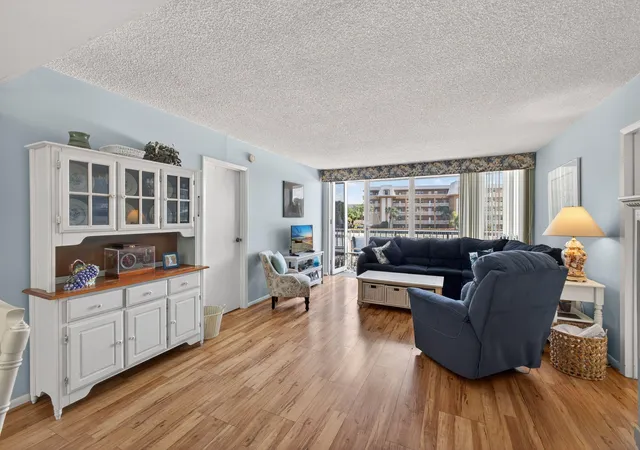 3rd image of 336 Golfview Rd #207, North Palm Beach, FL 33408 | MLS# R11168750