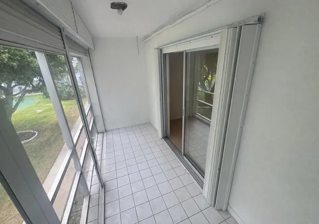 Homes for sale in Lighthouse Point, FL | 2050 Ne 39th Street, Lighthouse Point, FL 33064 | Houzeo
