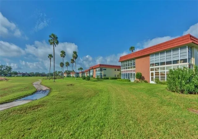 Homes for sale in Vero Beach, FL | 106 Spring Lake Ct, Vero Beach, FL 32962