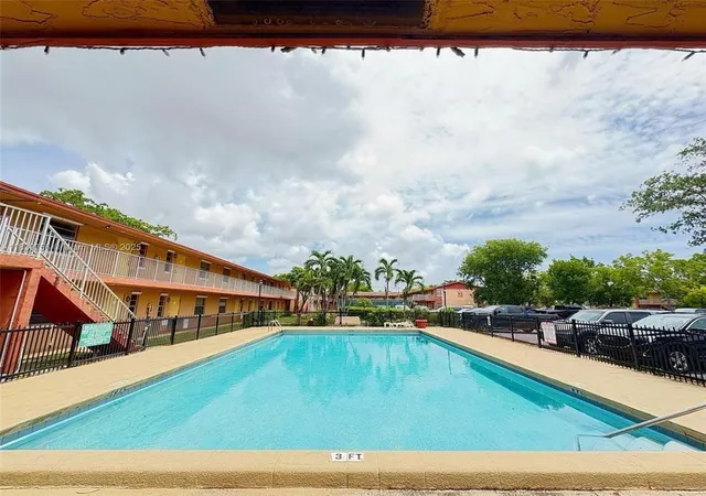 4th image of 101 Ne 41St St, Oakland Park, FL 33334