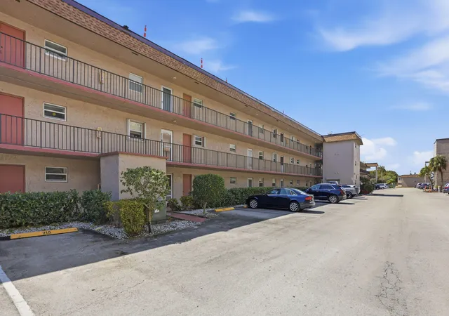 1st image of 721 Lori Dr #113, Palm Springs, FL 33461 | MLS# R11169002