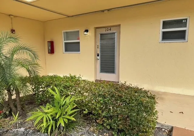 Homes for sale in Hollywood, FL | 351 Cambridge Rd #104, Hollywood, FL 33024 | MLS# F10556413