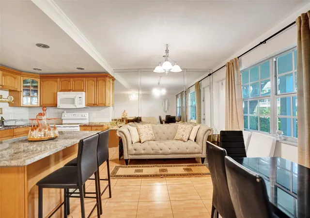 4th image of 5208 Ne 24Th Ter #F118, Fort Lauderdale, FL 33308 | MLS# F10556367