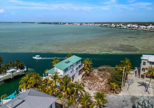 2nd image of 00000 Lagoon Dr, Summerland Key, FL 33042 | MLS# R11169097