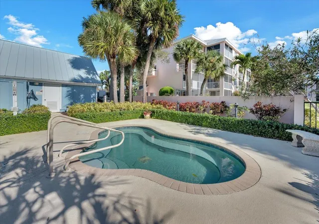 2nd image of 275 Palm Ave, Jupiter, FL 33477
