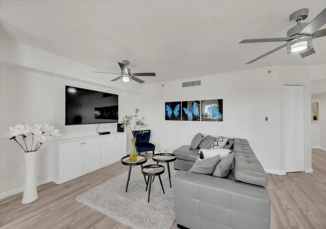 3rd image of 275 Palm Ave #B304, Jupiter, FL 33477 | MLS# R11169144