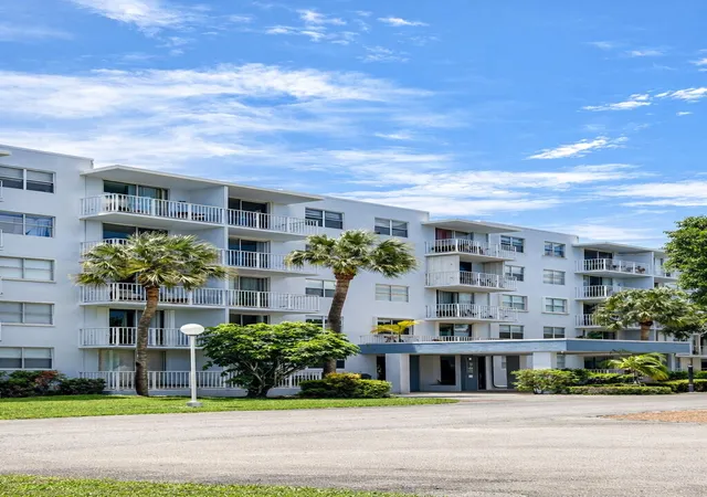 1st image of 500 Executive Center Dr #2h, West Palm Beach, FL 33401 | MLS# R11169155