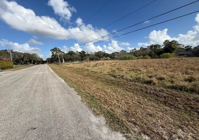 3rd image of 17892 75Th Pl N, Loxahatchee, FL 33470 | MLS# R11169153