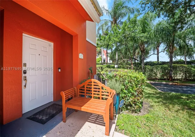 2nd image of 3335 Palomino Dr #323-3, Davie, FL 33024 | MLS# A11977695