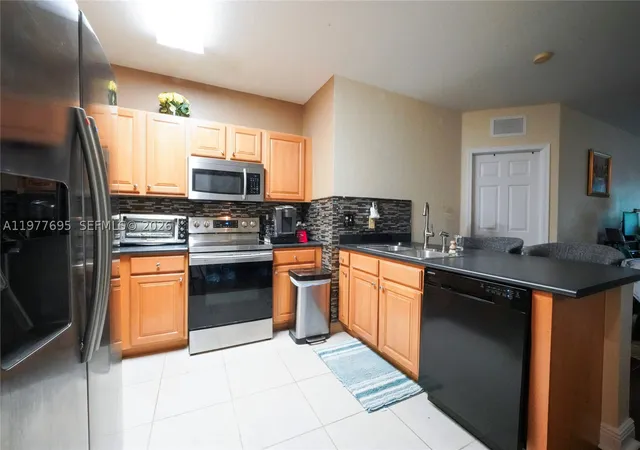 3rd image of 3335 Palomino Dr, Davie, FL 33024