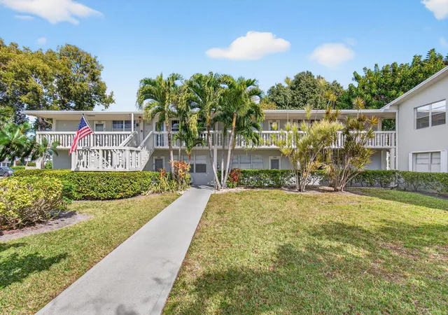 Homes for sale in Deerfield Beach, FL | 247 Ventnor R, Deerfield Beach, FL 33442 | MLS# R11169181