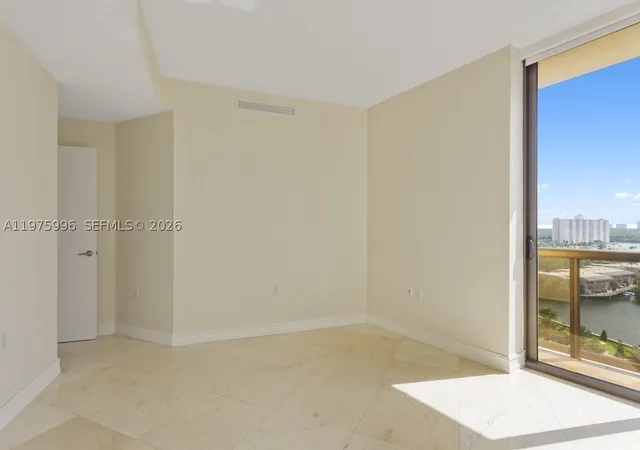Photo 4 of Condo for sale at 16275 Collins Ave #904, Sunny Isles Beach, FL 33160 | MLS# A11975996 | Listing updated on 2026-04-23
