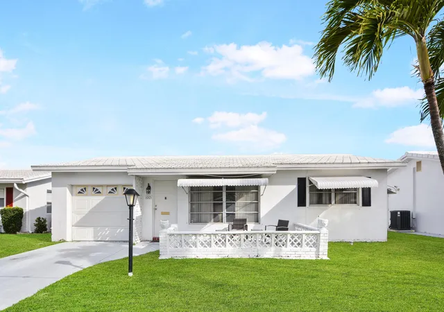 Homes for sale in Boynton Beach, FL | 1005 Siesta Ave, Boynton Beach, FL 33426 | MLS# R11169248
