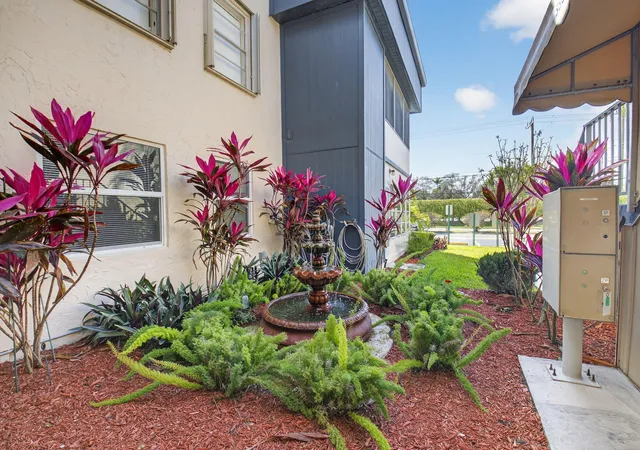 2nd image of 173 Flanders D, Delray Beach, FL 33484 | MLS# R11169249
