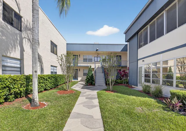 4th image of 173 Flanders D, Delray Beach, FL 33484 | MLS# R11169249