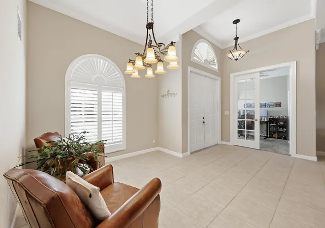 5th image of 3710 Victoria Rd, West Palm Beach, FL 33411 | MLS# R11169334