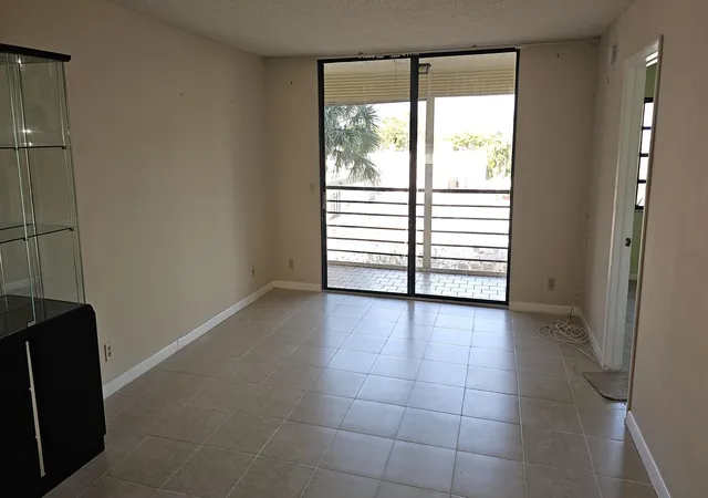 4th image of 4640 Lucerne Lakes Blvd W, Lake Worth Beach, FL 33467