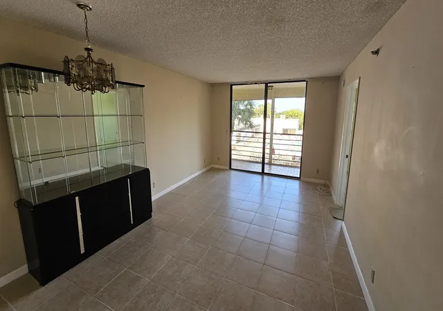 5th image of 4640 Lucerne Lakes Blvd W, Lake Worth Beach, FL 33467