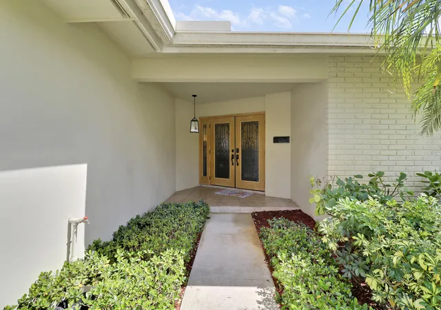 36th image of 856 Country Club Dr, North Palm Beach, FL 33408 | MLS# R11169413