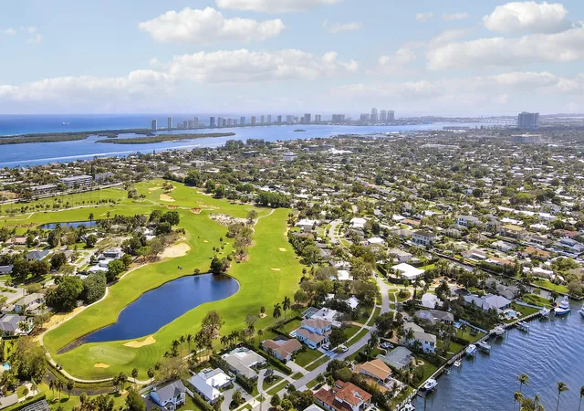 4th image of 856 Country Club Dr, North Palm Beach, FL 33408 | MLS# R11169413