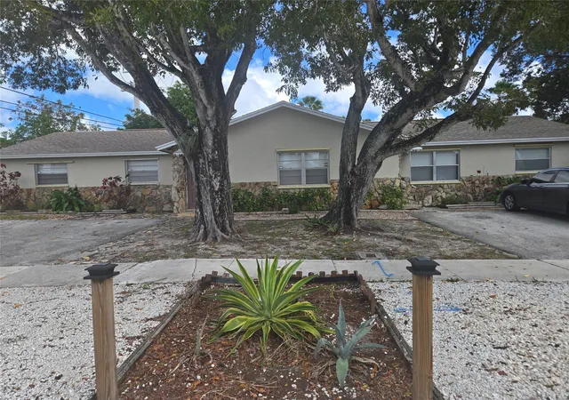 1st image of 296 Alemeda Dr, Palm Springs, FL 33461 | MLS# F10556435
