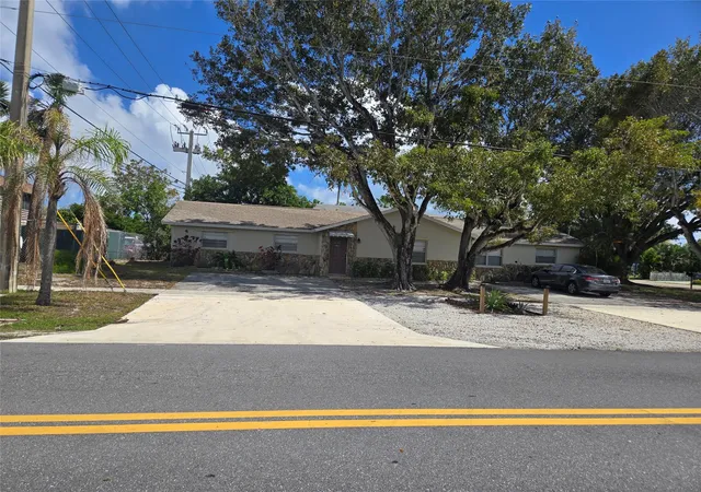 2nd image of 296 Alemeda Dr, Palm Springs, FL 33461 | MLS# F10556435